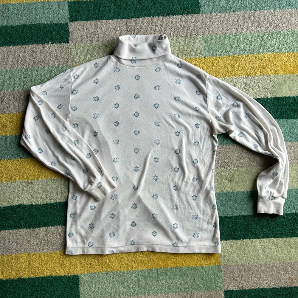 Vintage Lady Foot Locker White Turtleneck with Floral Pattern - size small